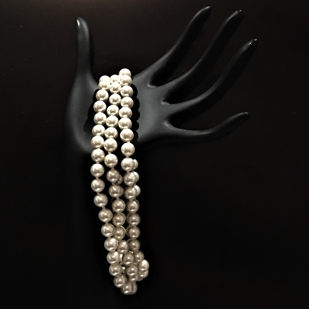 35" Strand of Pearls Hand Tied Infinity No Clasp